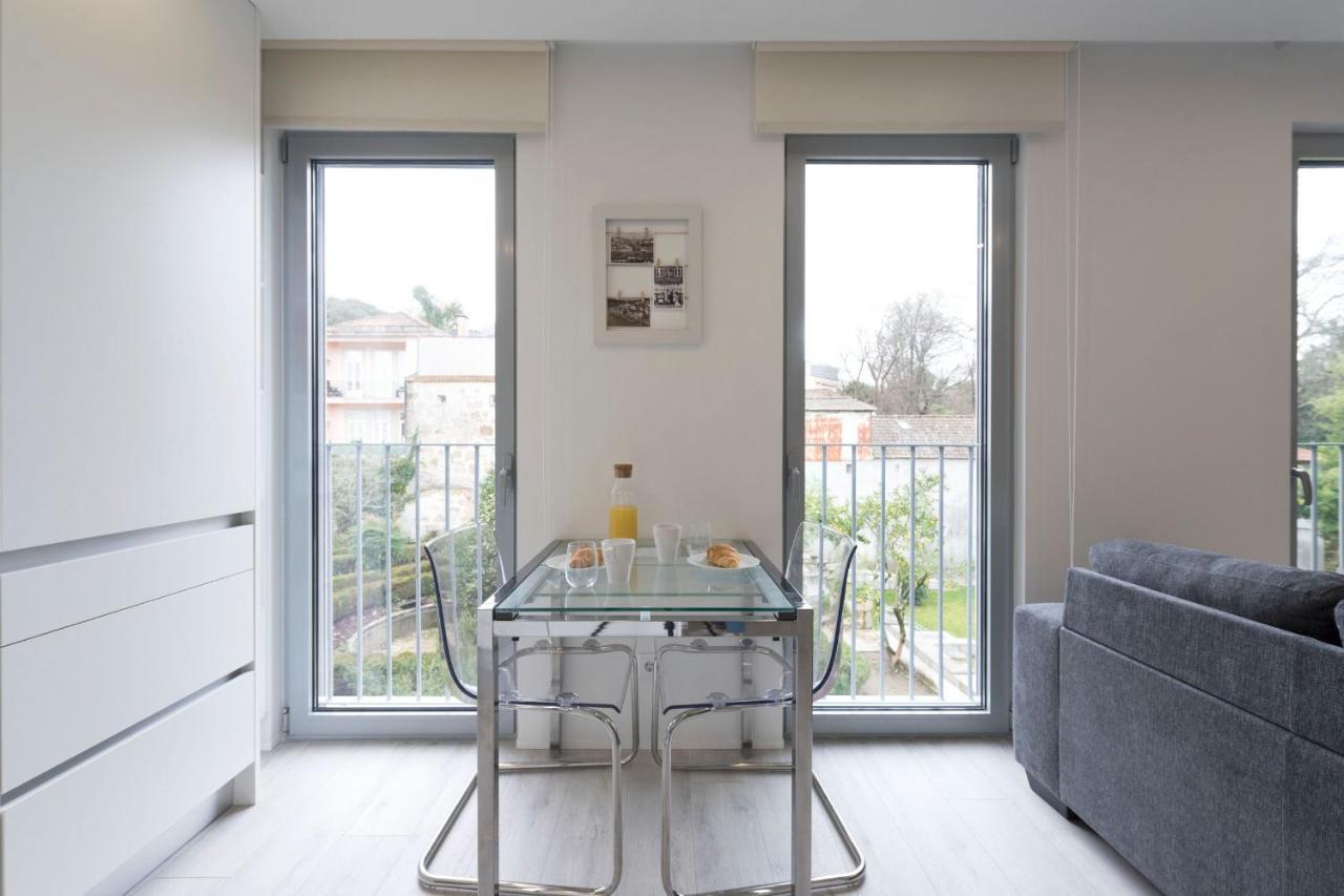 Lovelystay - Modern Loft With Gym & Free Parking Minutes Away From Cbd OOporto Exterior foto
