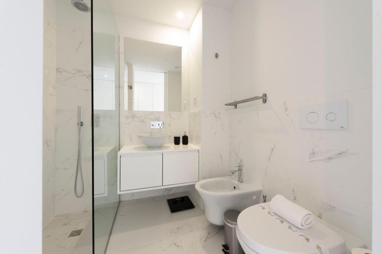 Lovelystay - Modern Loft With Gym & Free Parking Minutes Away From Cbd OOporto Exterior foto