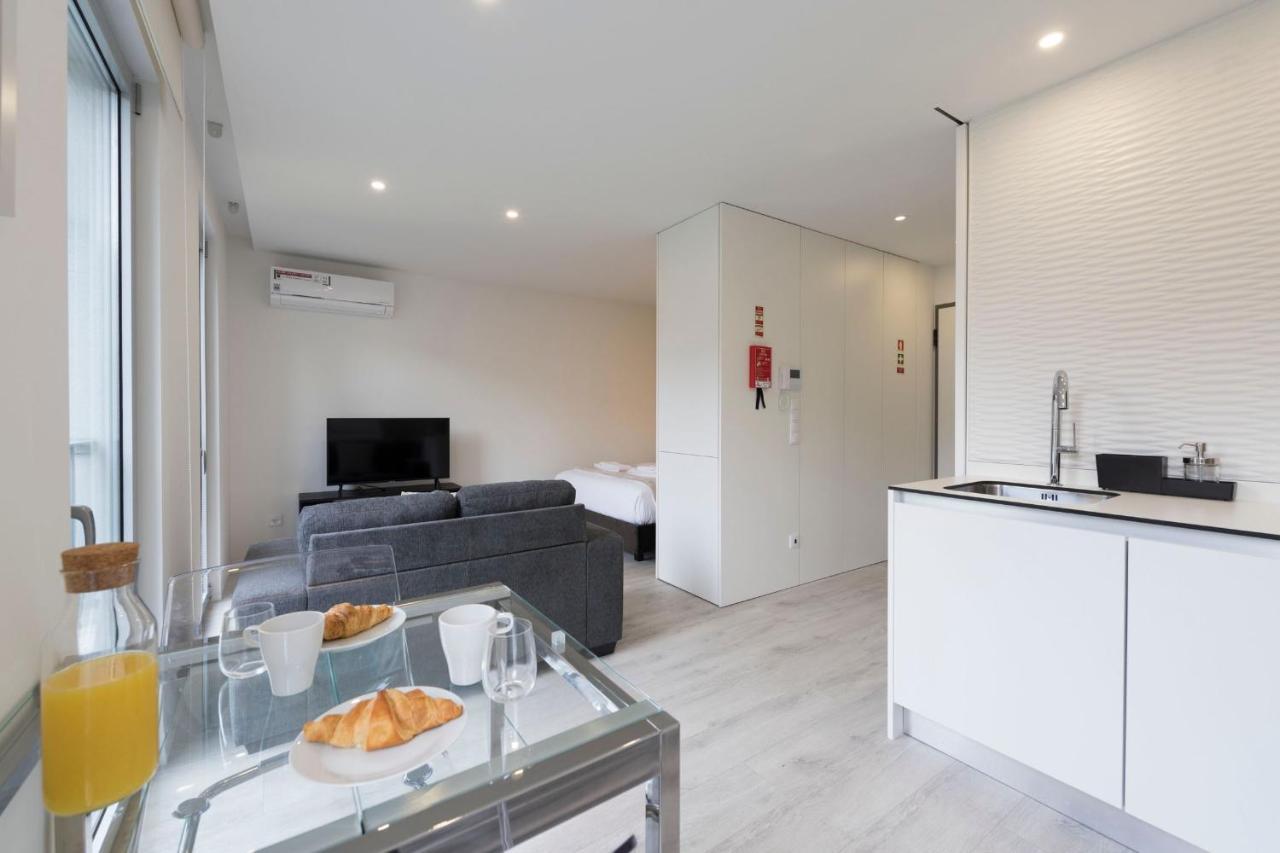 Lovelystay - Modern Loft With Gym & Free Parking Minutes Away From Cbd OOporto Exterior foto