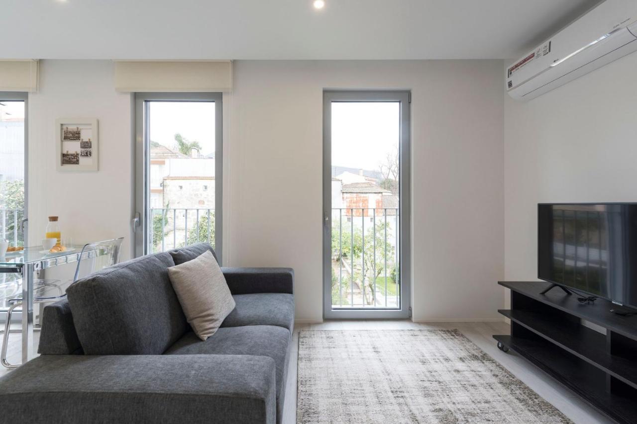Lovelystay - Modern Loft With Gym & Free Parking Minutes Away From Cbd OOporto Exterior foto